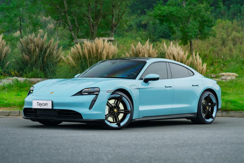 the first 800V platform electric vehicle (Taycan)